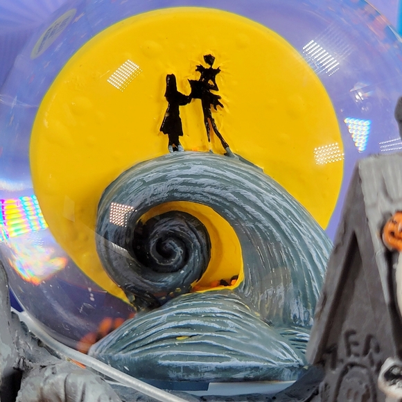Disney Nightmare Before Christmas Zero 6" Musical LED Disney Waterglobe New - Picture 6 of 10
